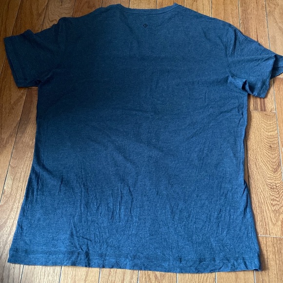 Men's Lululemon V Neck Tee - Picture 4 of 9